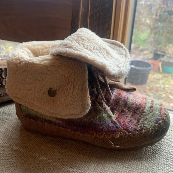 BearPaw Knitted Foldover Boots - Picture 5 of 6